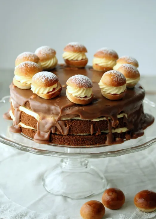 Firkløverkake med vaniljekrem (og fastelavnsboller)