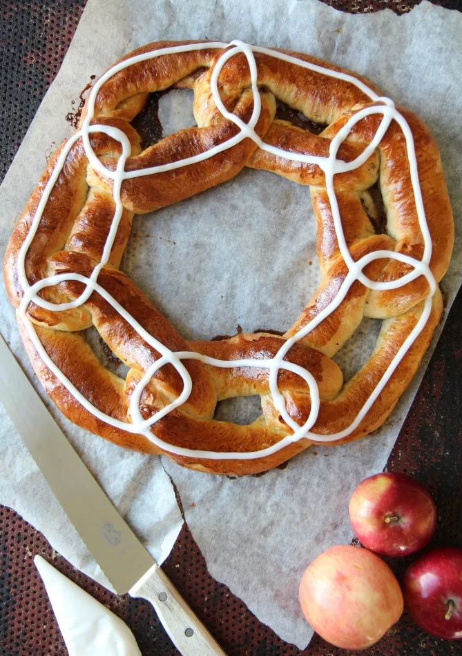 Kjettingkringle med eplefyll