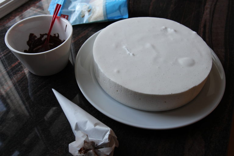 kokosbollekake-skumkake-krem-no